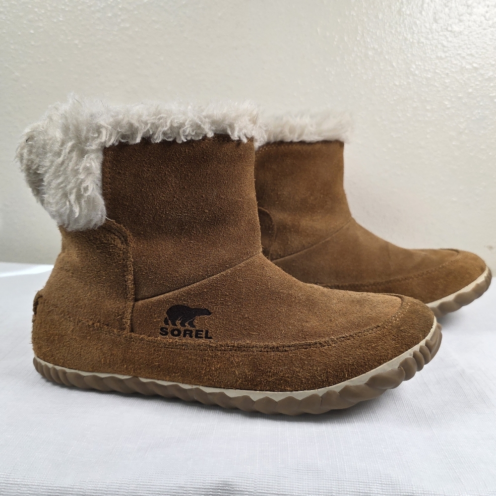 Sorel Nakiska Bootie Slippers Women’s 7.5 Tan Suede Faux Fur Lined Winter Shoes